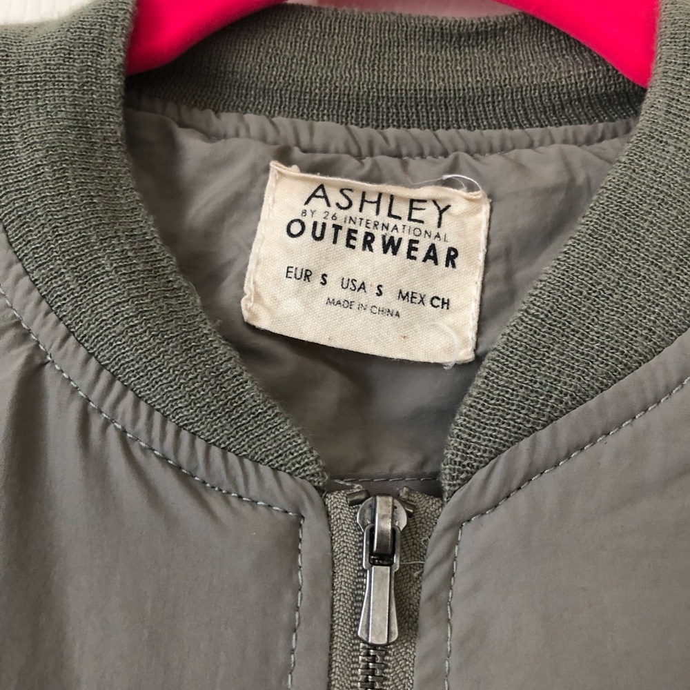 Lightweight Jacket - Picture 2 of 4